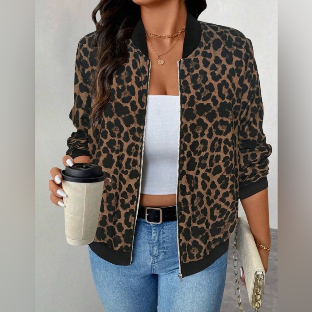 SHEINCurve LIGHTWEIGHT Leopard Print Bomber Jacket